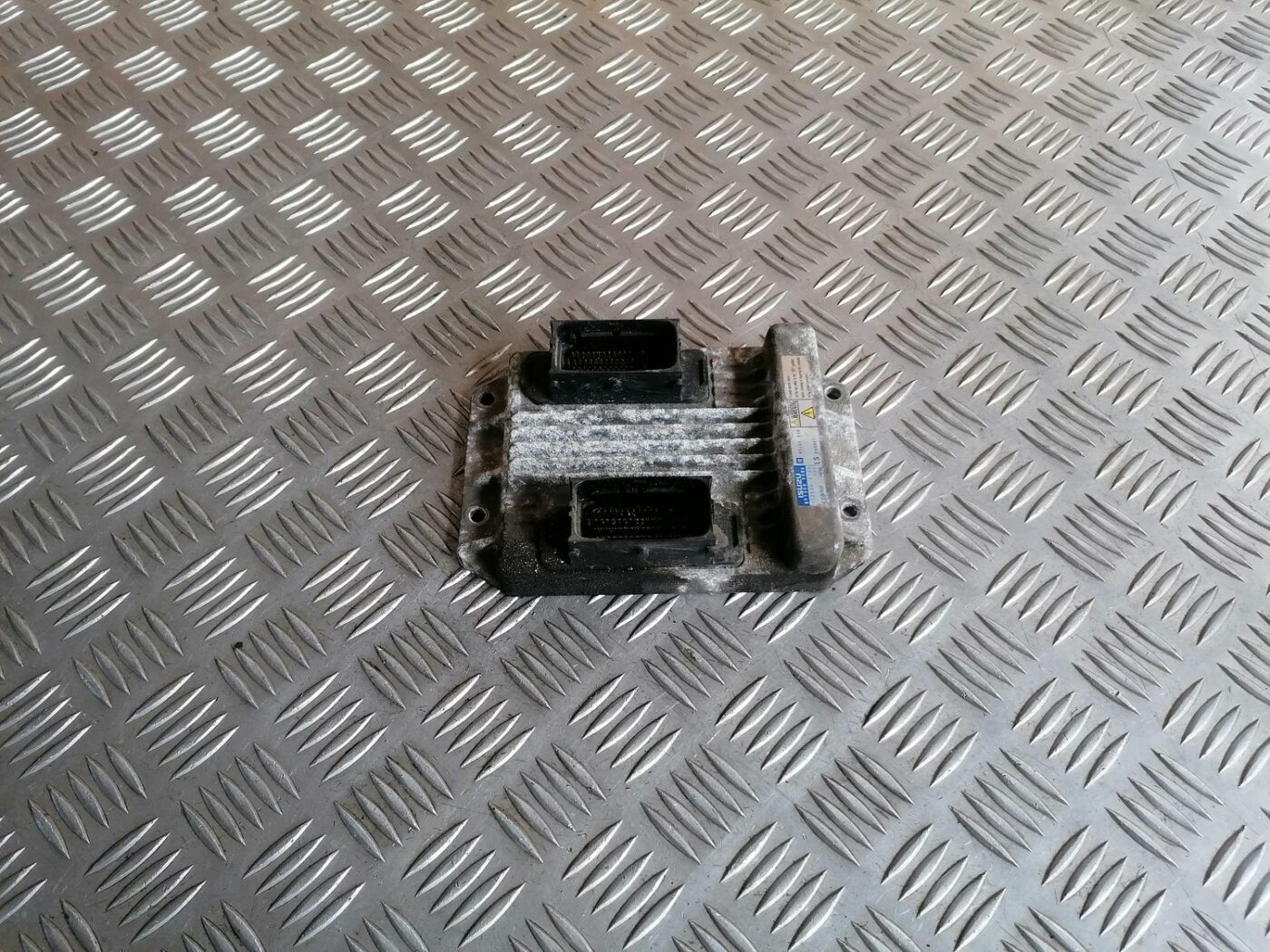 Dzinēja vadības bloks priekš OPEL MERIVA 2004 1 Dzinēja vadības bloks priekš OPEL MERIVA 2004