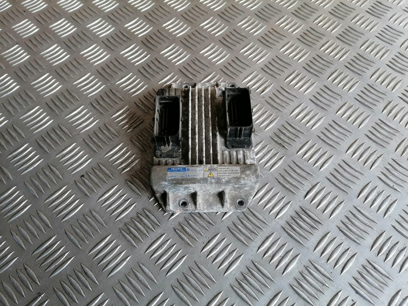 Dzinēja vadības bloks priekš OPEL MERIVA 2004 4 Dzinēja vadības bloks priekš OPEL MERIVA 2004