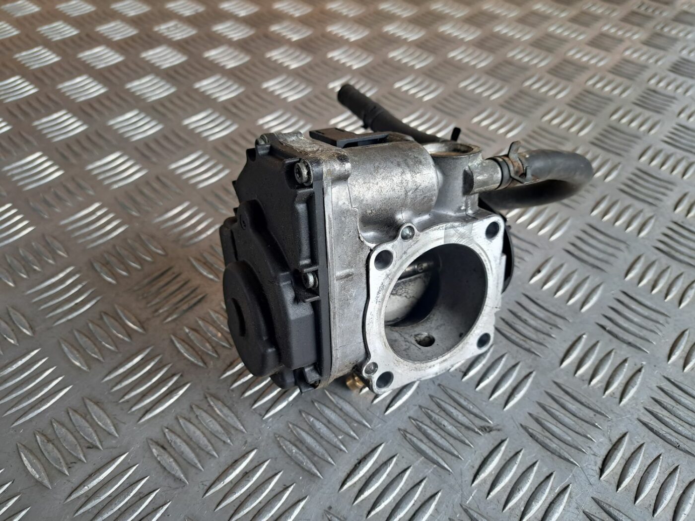 Droseļvārsts priekš VW GOLF IV 1999