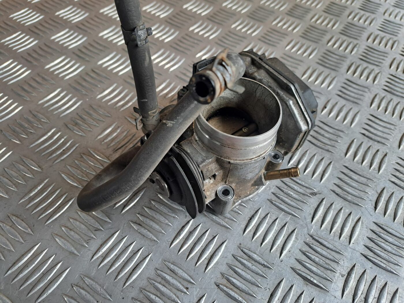 Droseļvārsts priekš VW GOLF IV 1999