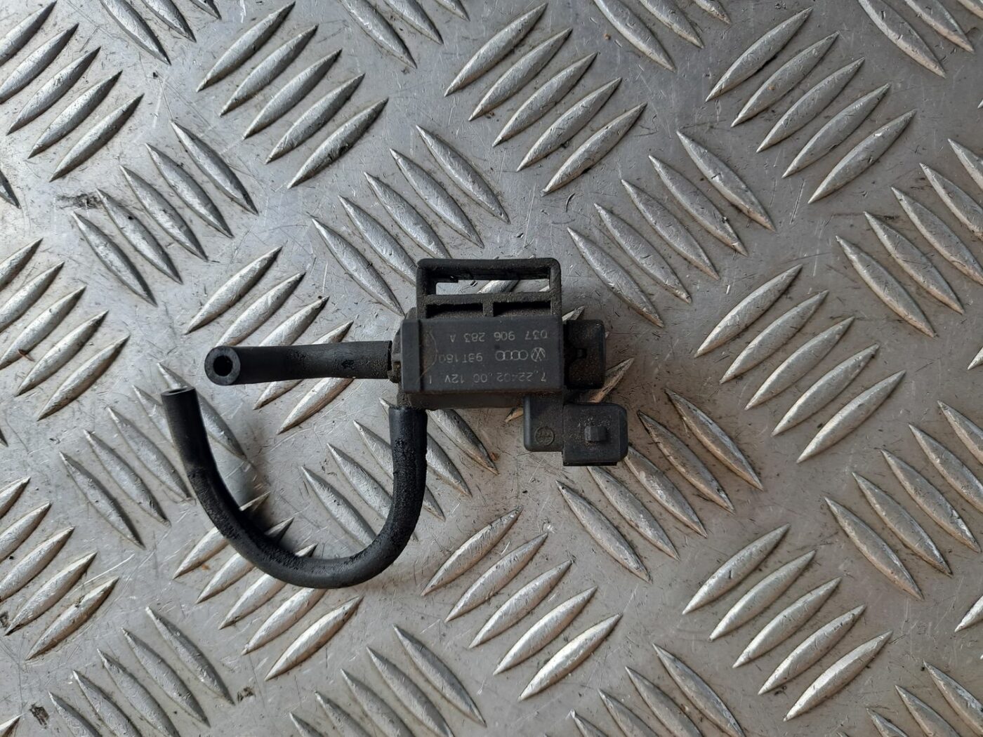 Solenoīda vakuuma vārsts priekš VW GOLF IV 1999