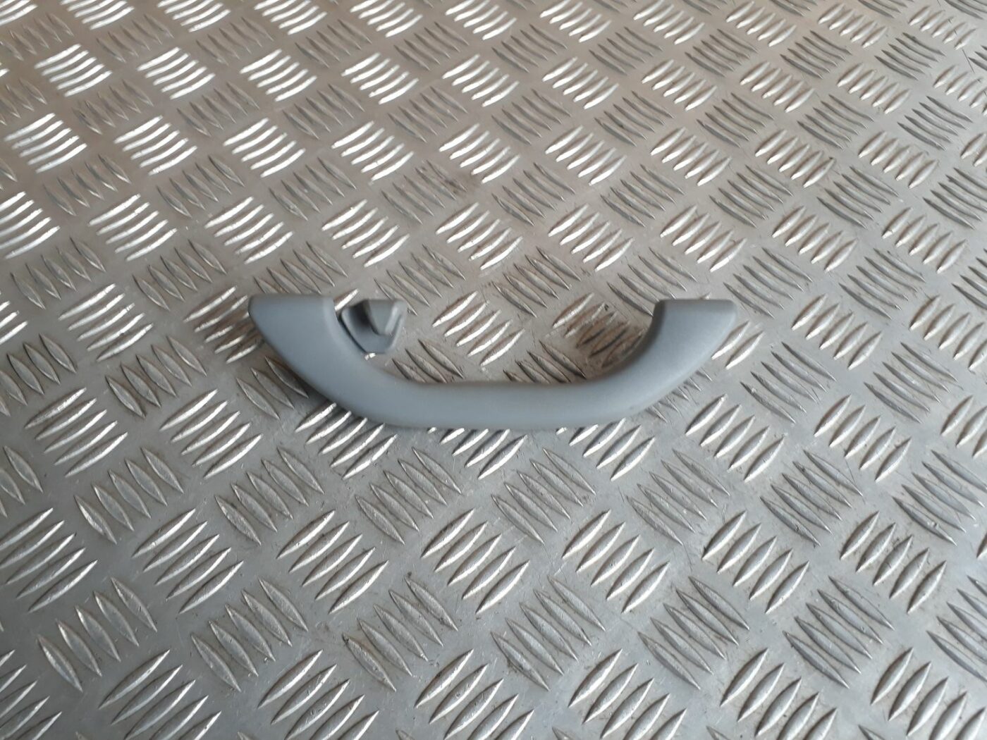 Salona rokturis griestos priekš AUDI A4 2000 AVANT