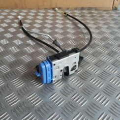 Aizmugurējo labo durvju slēdzene priekš AUDI A4 2000 AVANT