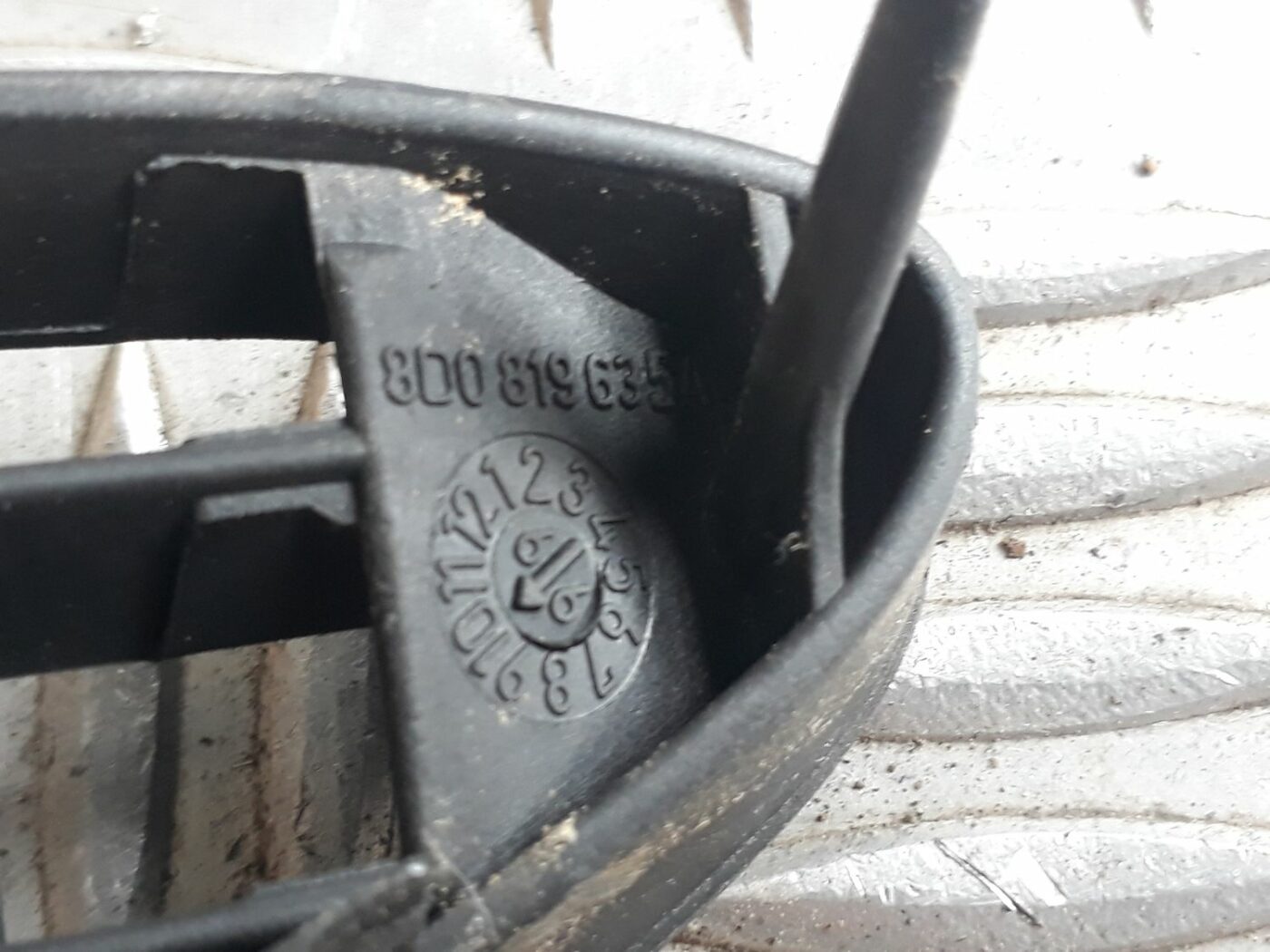 Pārsega reste priekš AUDI A4 2000 AVANT