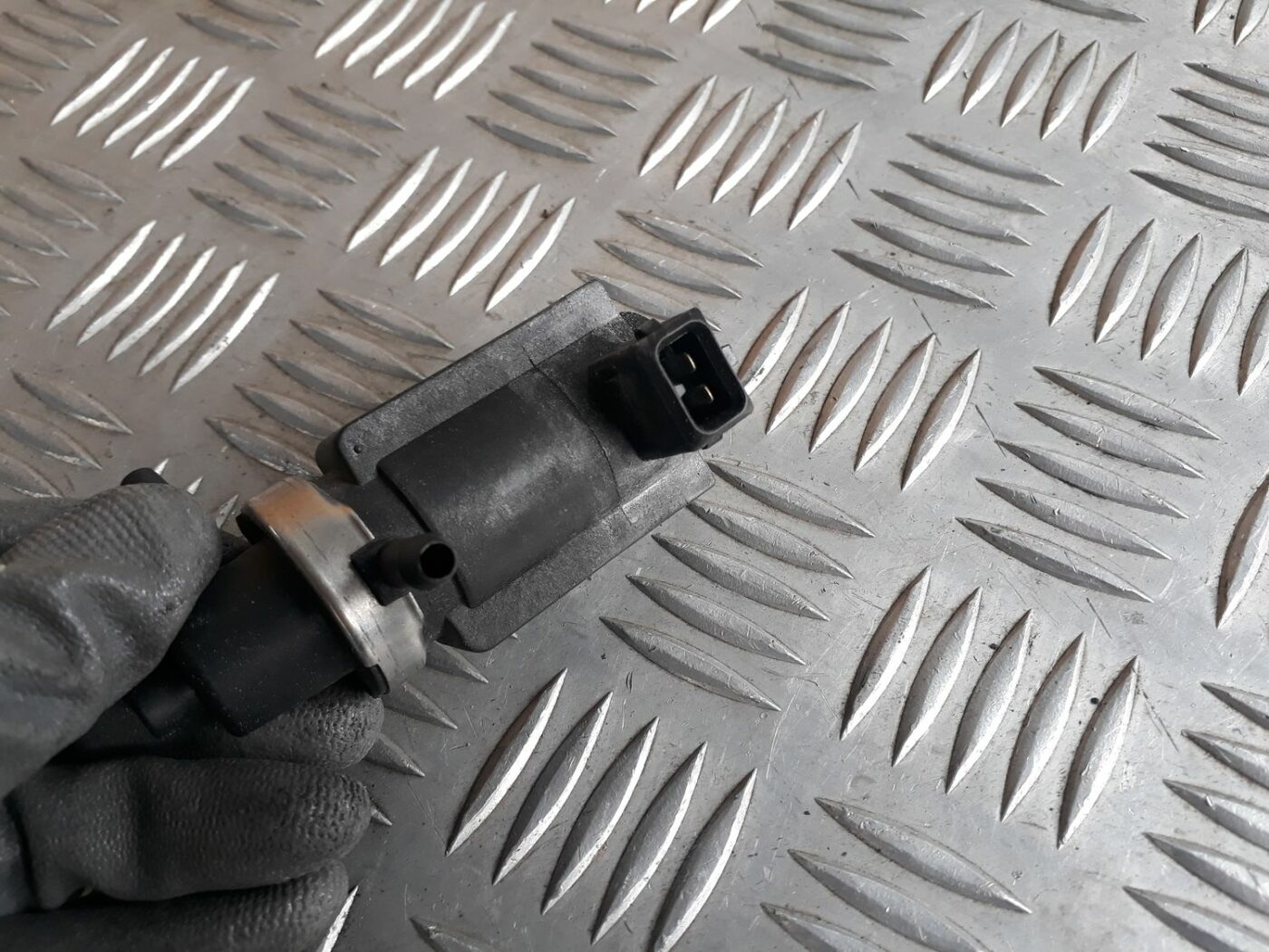 Solenoīda vakuuma vārsts priekš AUDI A4 2000 AVANT