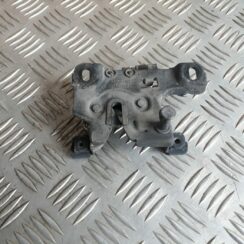 Pārsega slēdzene priekš AUDI A4 2000 AVANT