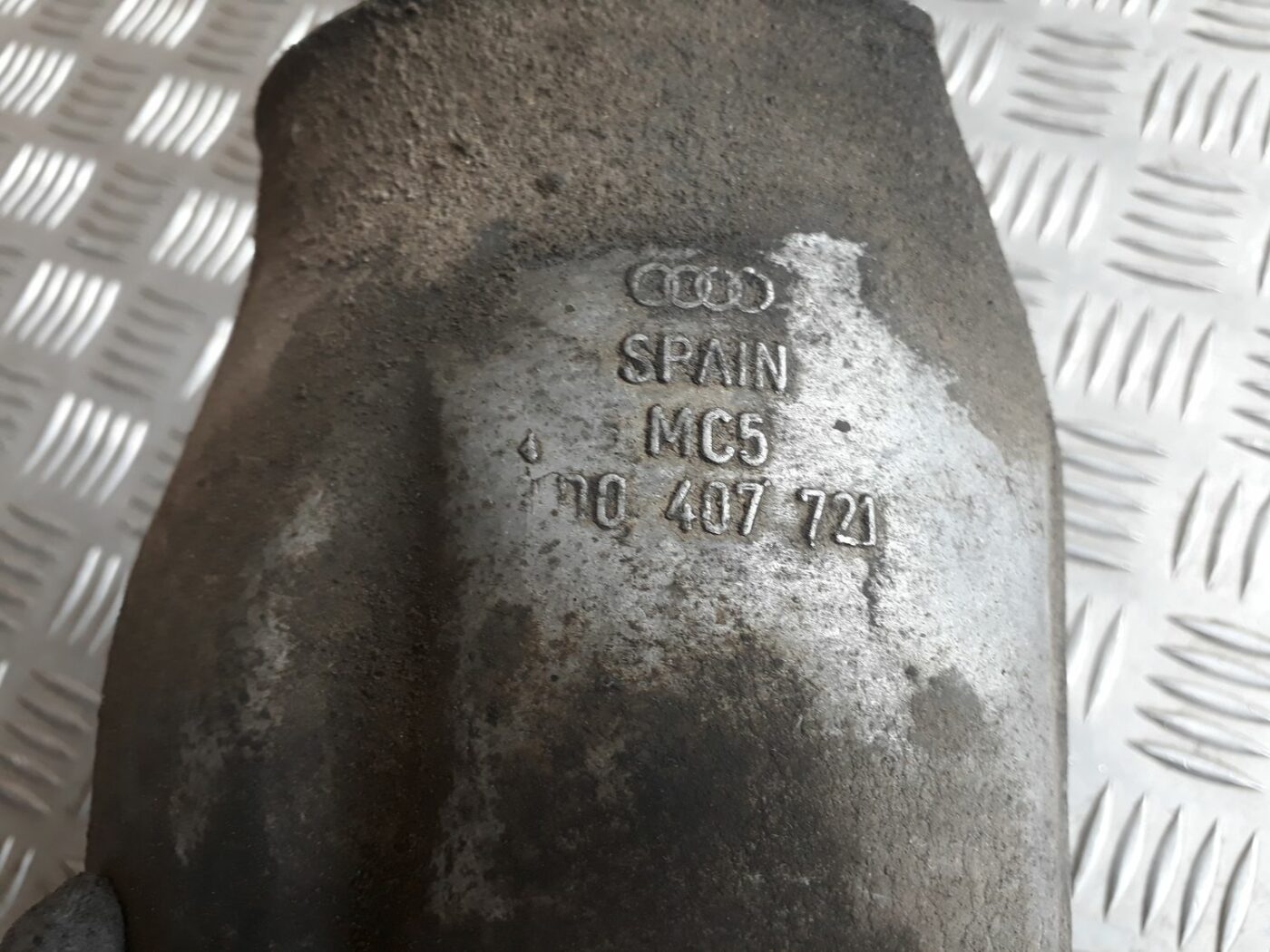 Pusass aizsargs priekš AUDI A4 2000 AVANT 3 Pusass aizsargs priekš AUDI A4 2000 AVANT