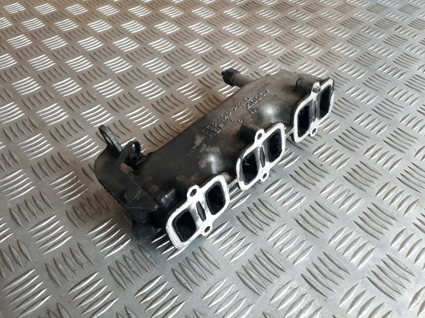 Ieplūdes kolektors priekš AUDI A4 2000 AVANT 1 Ieplūdes kolektors priekš AUDI A4 2000 AVANT