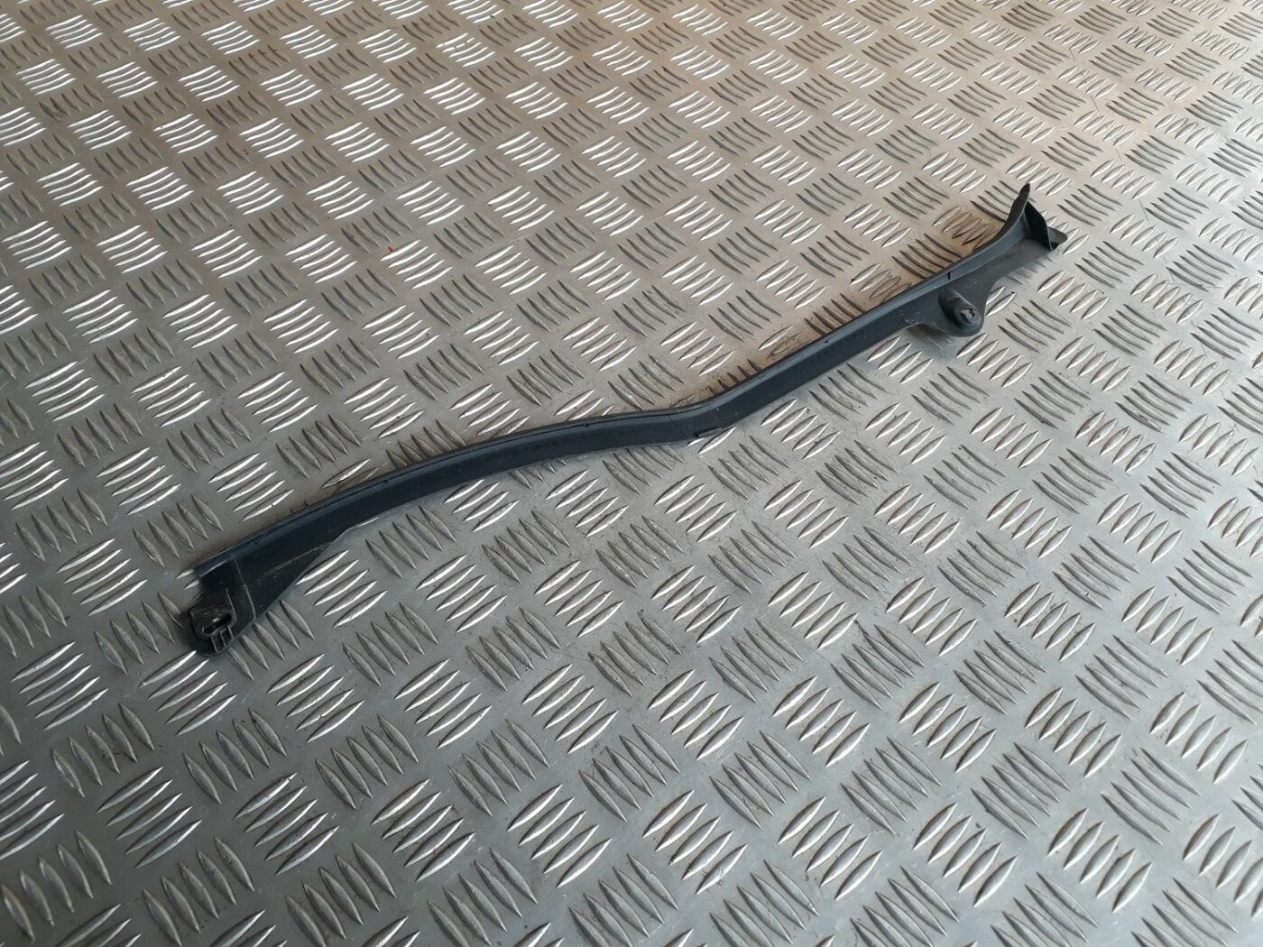 Sliekšņa aizmugurēja kreisa uzlika (salonā) priekš AUDI A4 2000 AVANT