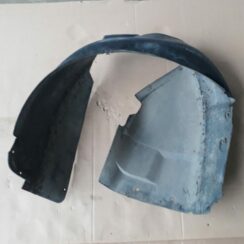 Priekšējais labais paspārns priekš AUDI A4 2000 AVANT