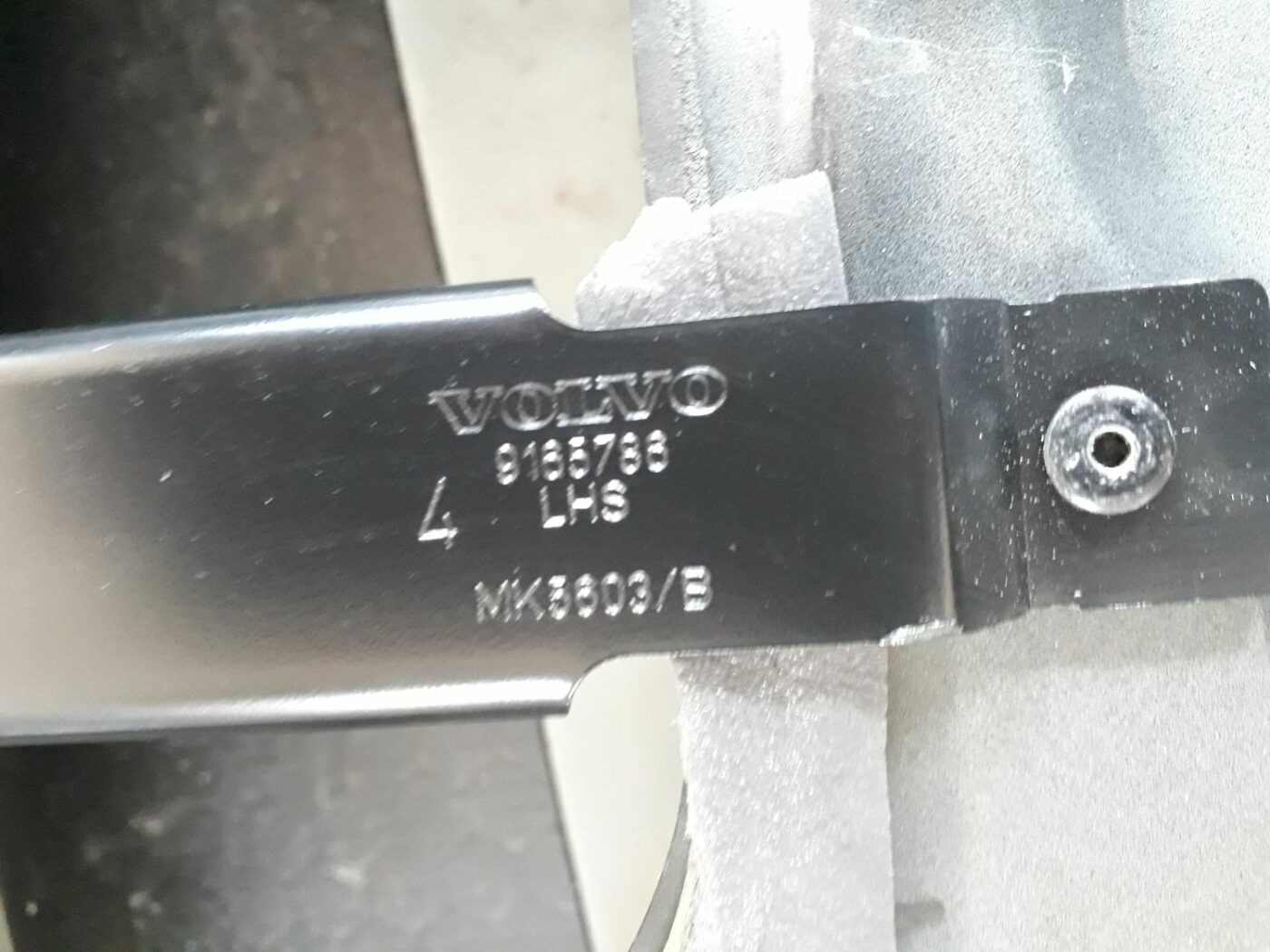 Aizmugurējās kreisās durvis priekš VOLVO S60 2007