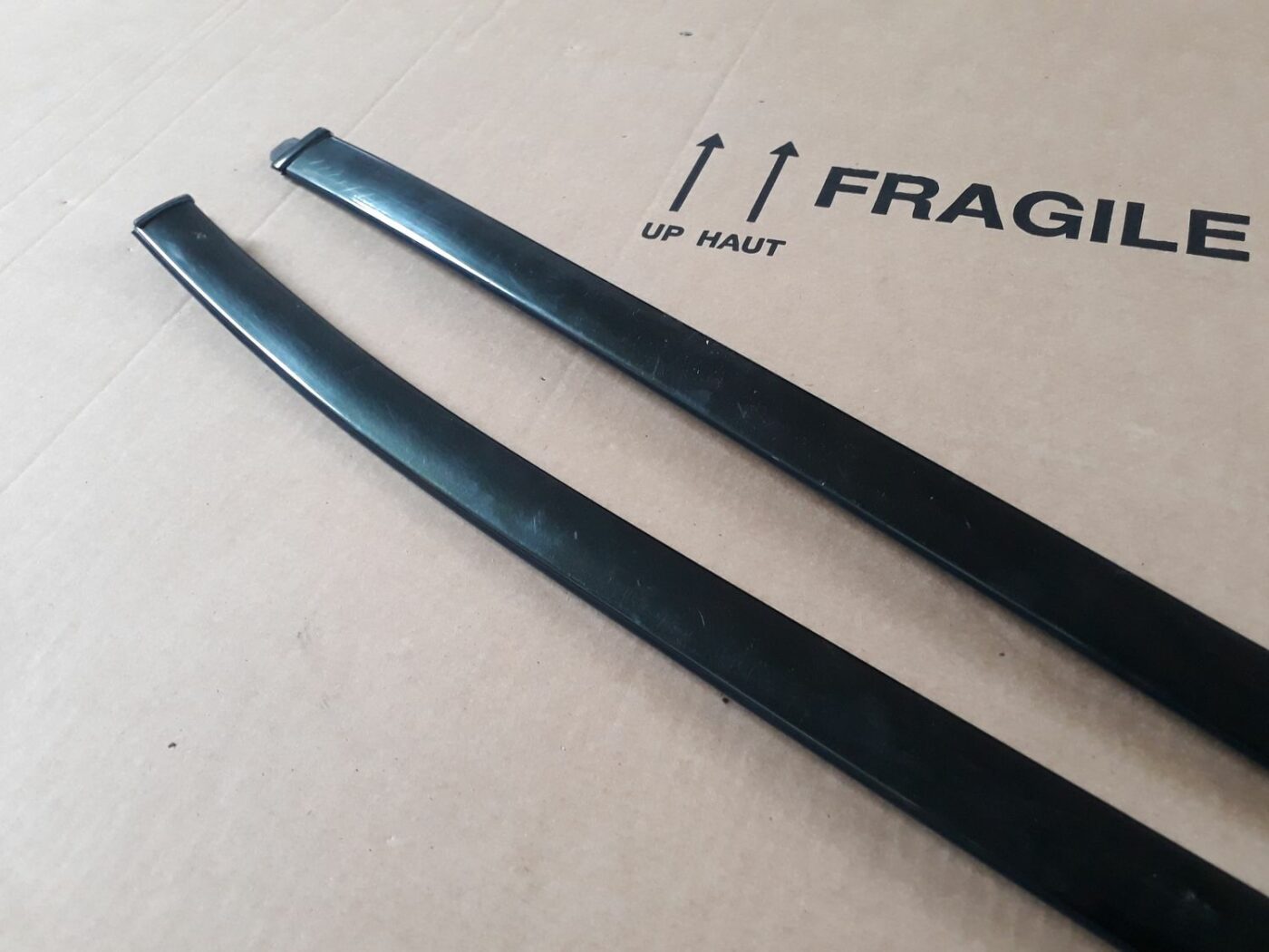 Vējstikla moldings priekš VOLVO S60 2007