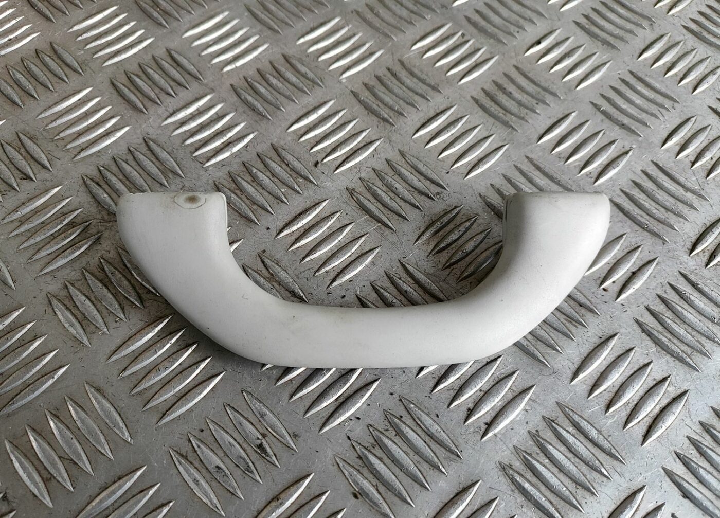 Salona rokturis griestos priekš VW GOLF IV 1999 2 Salona rokturis griestos priekš VW GOLF IV 1999