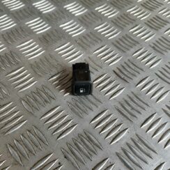 Degvielas tvertnes atvēršanas poga priekš VW GOLF IV 1999