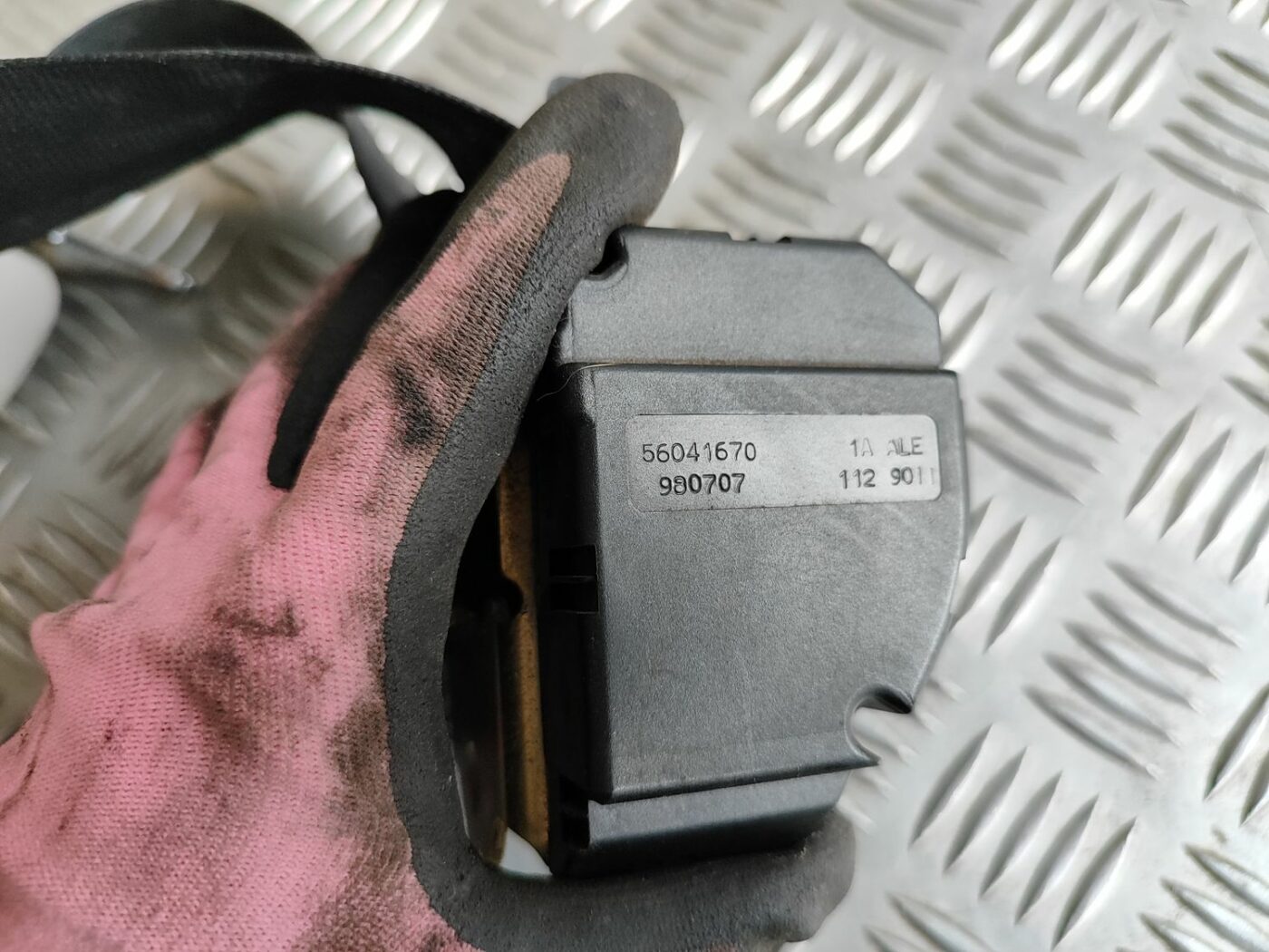 Aizmugurējā labā drošības josta priekš VW GOLF IV 1999