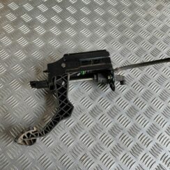 Sajūga pedālis priekš VW GOLF IV 1999