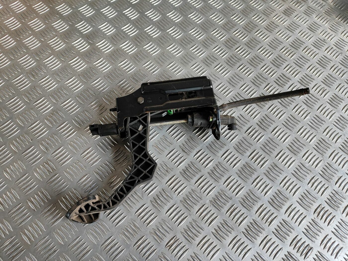 Sajūga pedālis priekš VW GOLF IV 1999 1 Sajūga pedālis priekš VW GOLF IV 1999