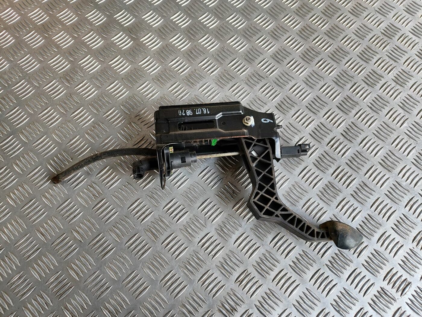 Sajūga pedālis priekš VW GOLF IV 1999 2 Sajūga pedālis priekš VW GOLF IV 1999