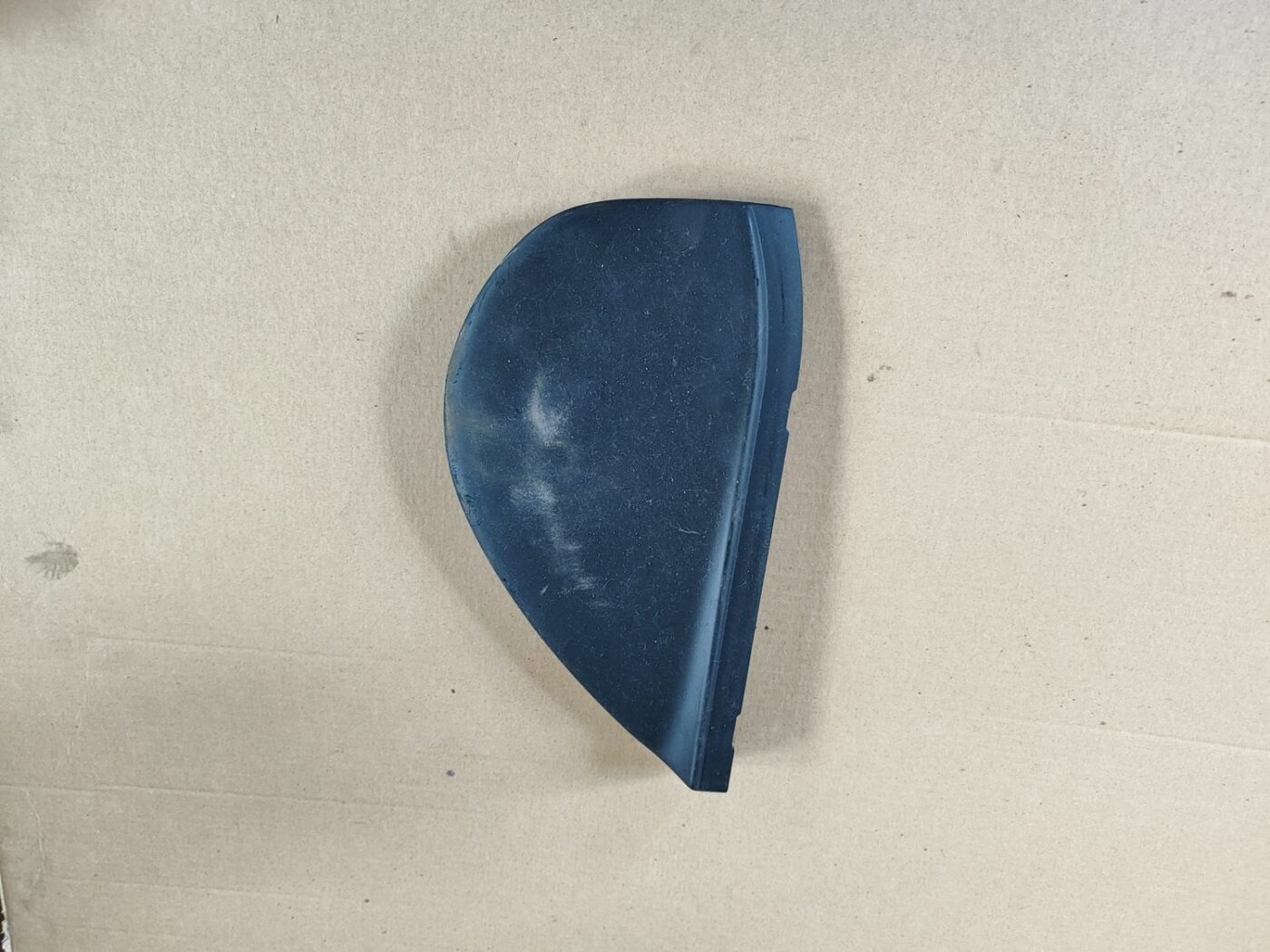 Mērinstrumentu paneļa sānu apdare priekš VW GOLF IV 1999