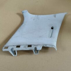 Bagažnieka nodalījuma statnes apdare priekš VW GOLF IV 1999