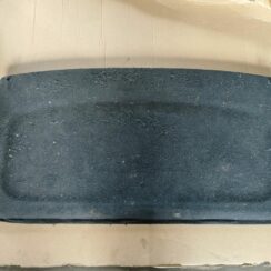 Bagāžnieka nodalījuma plaukts priekš VW GOLF IV 1999