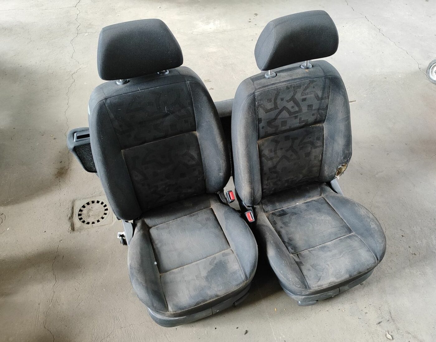 Sēdekļu komplekts priekš VW GOLF IV 1999