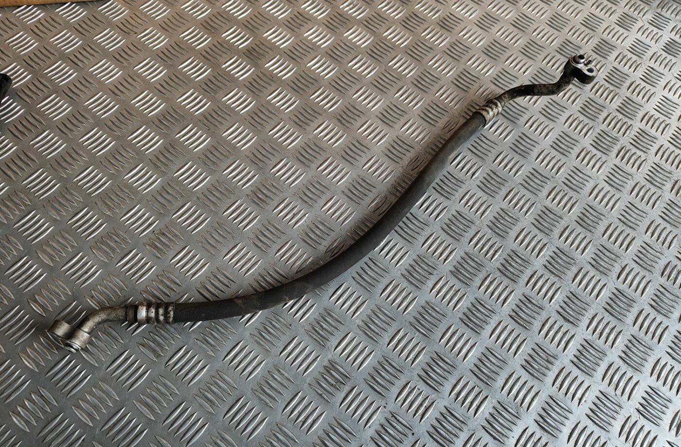 Gaisa kondicioniera caurule priekš VW GOLF IV 1999