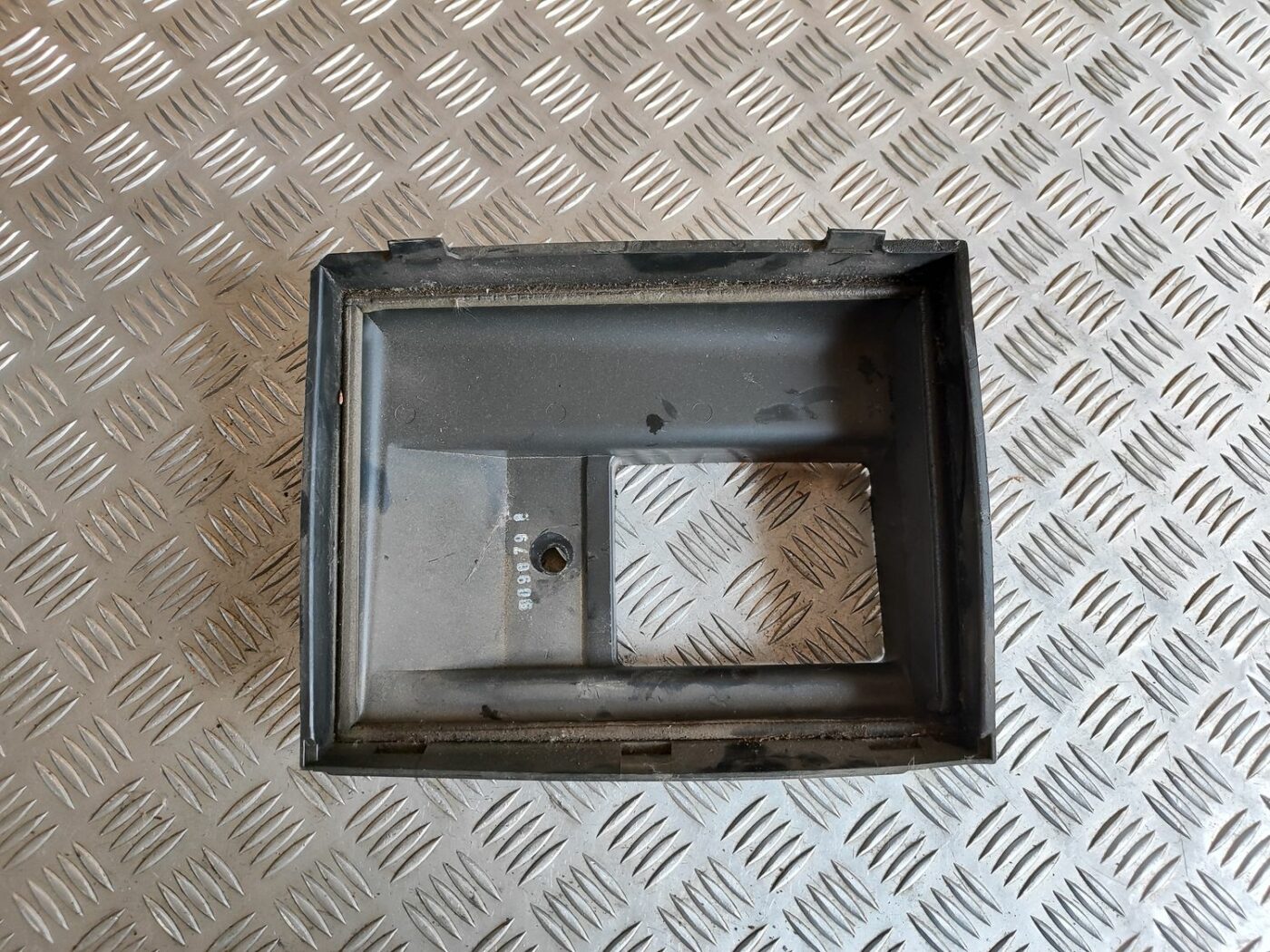 Gaisa filtra korpuss priekš VW GOLF IV 1999