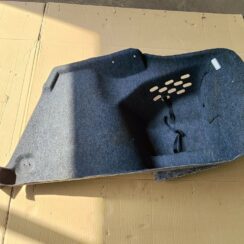 Bagāžnieka nodalījuma sānu apdare priekš SKODA OCTAVIA 2008