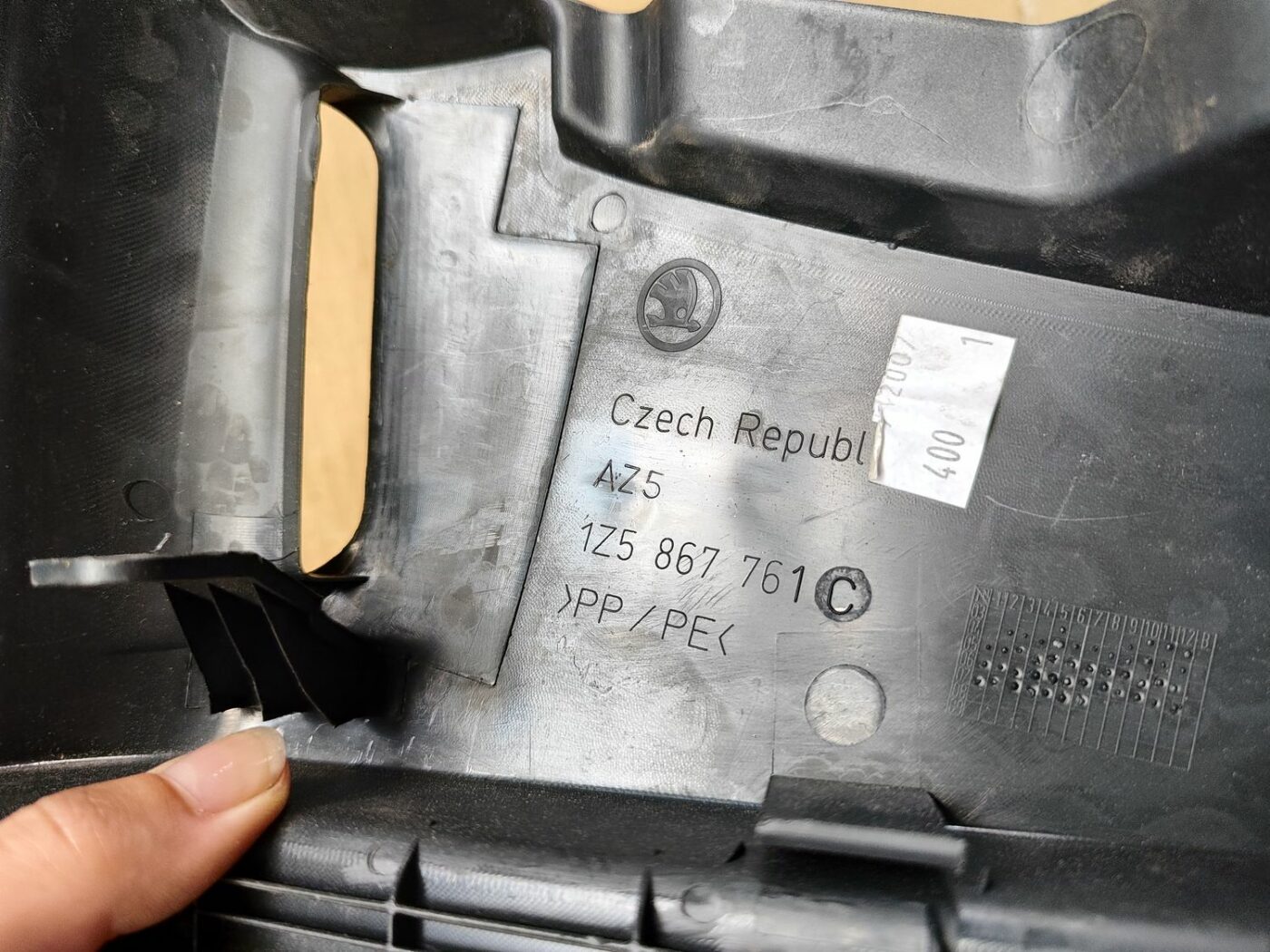 Aizmugures plaukta turētājs priekš SKODA OCTAVIA 2008