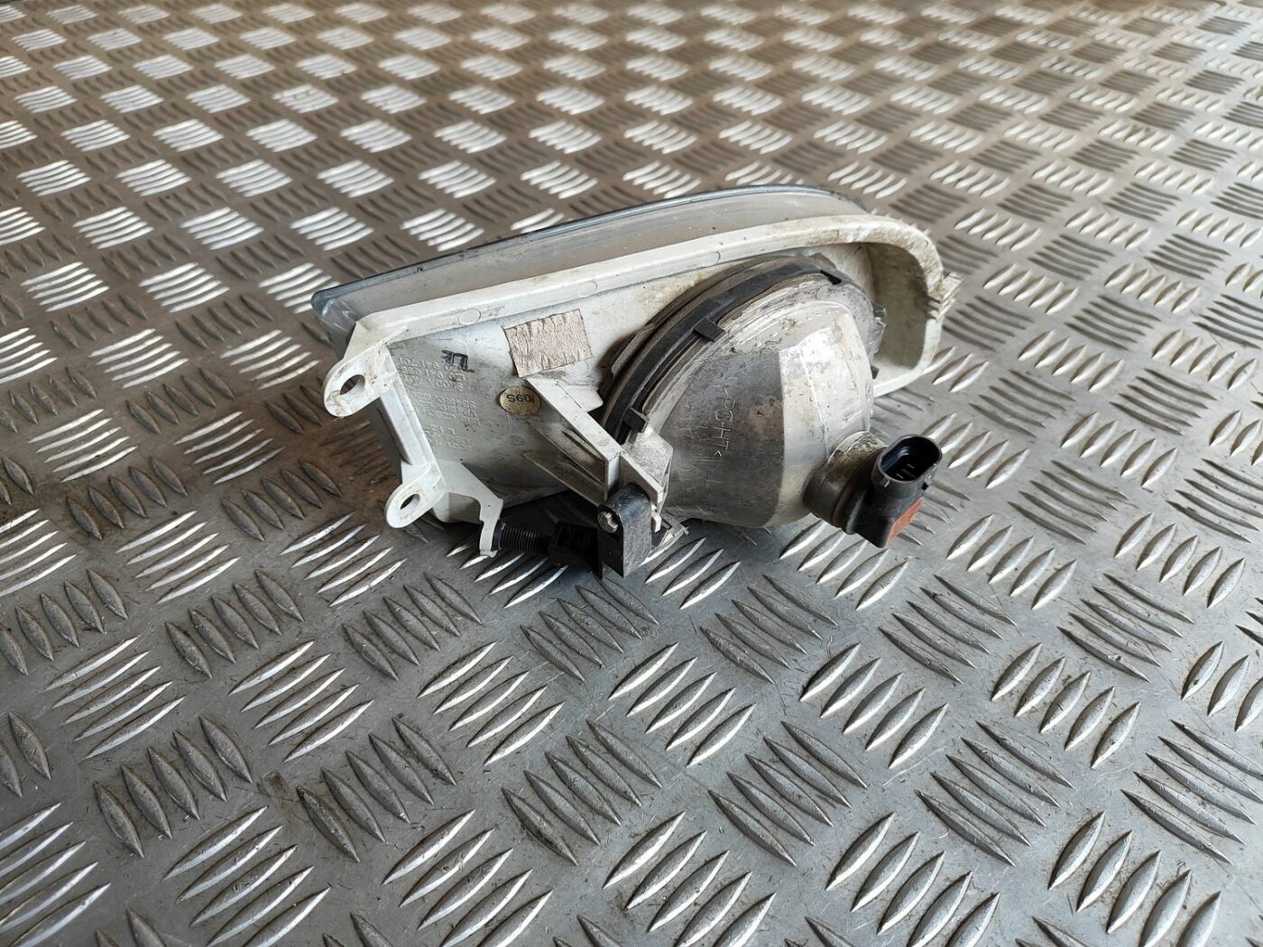 Miglas lukturis priekšā pa kreisi priekš SKODA OCTAVIA 2008 7 Miglas lukturis priekšā pa kreisi priekš SKODA OCTAVIA 2008