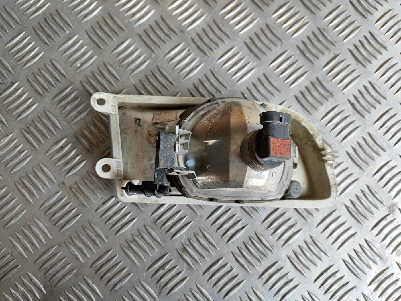 Miglas lukturis priekšā pa kreisi priekš SKODA OCTAVIA 2008 5 Miglas lukturis priekšā pa kreisi priekš SKODA OCTAVIA 2008