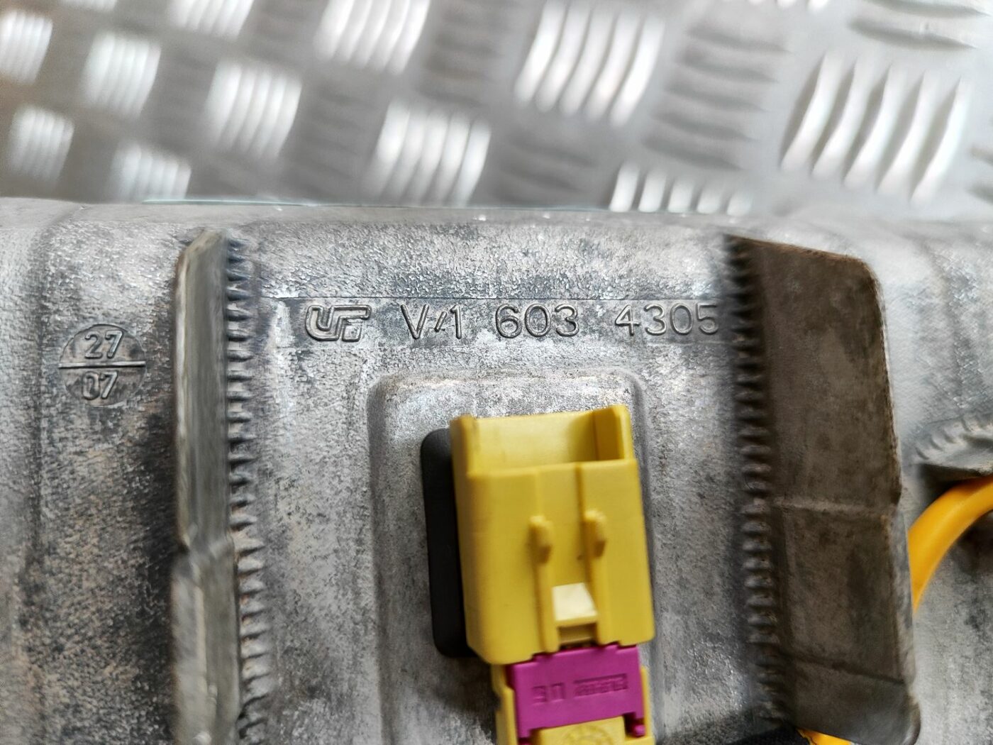 Mērinstrumentu paneļa drošības spilvens priekš SKODA OCTAVIA 2008 4 Mērinstrumentu paneļa drošības spilvens priekš SKODA OCTAVIA 2008