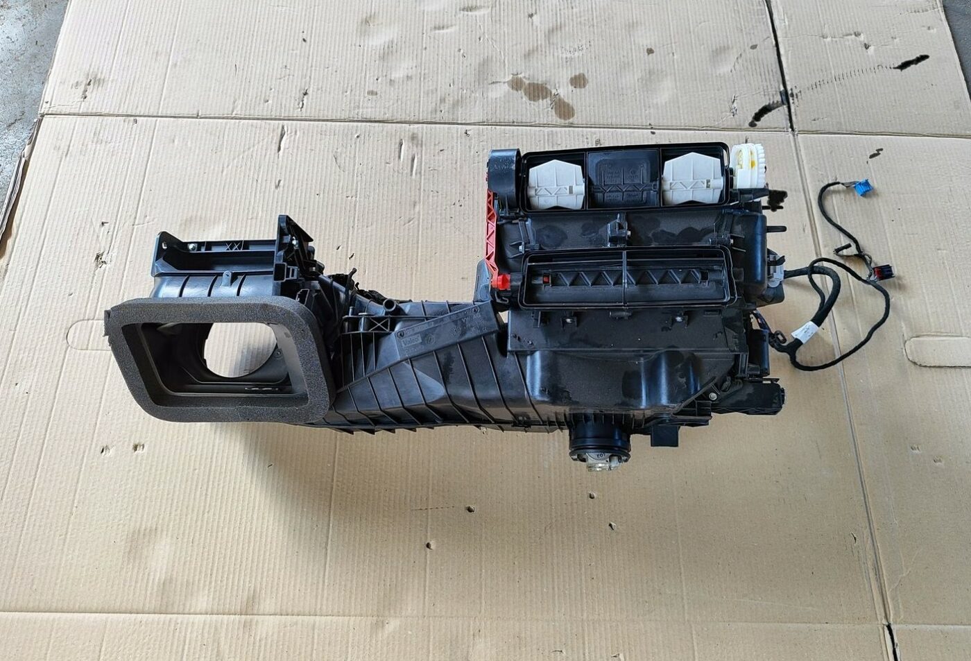 Salona sildītājs priekš SKODA OCTAVIA 2008