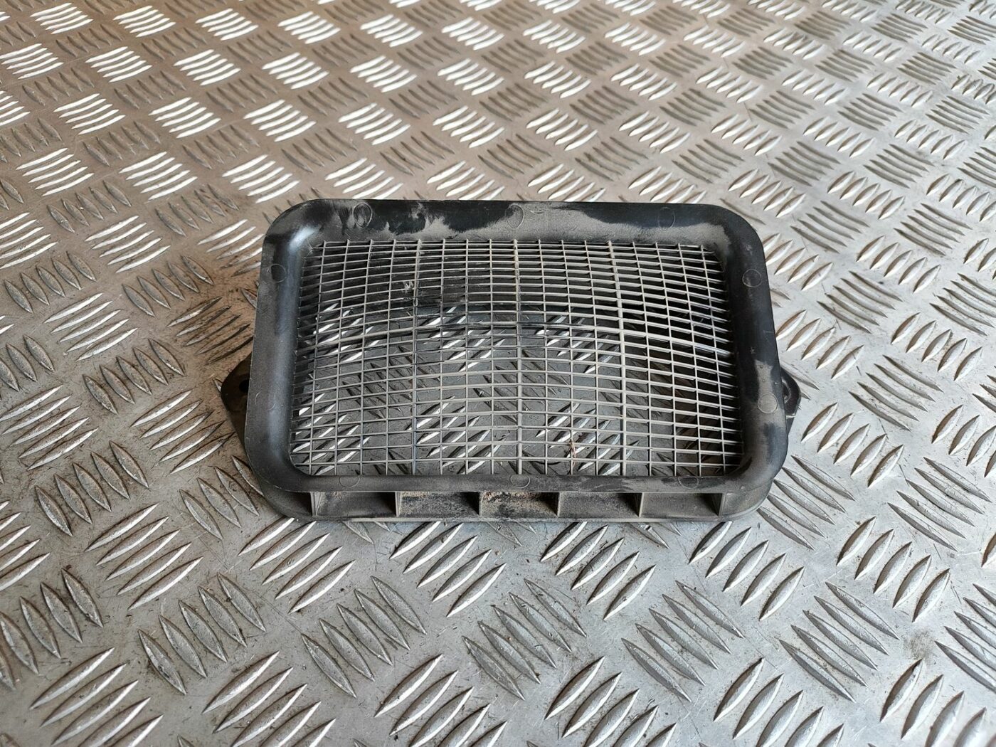 Salona gaisa vads priekš SKODA OCTAVIA 2008