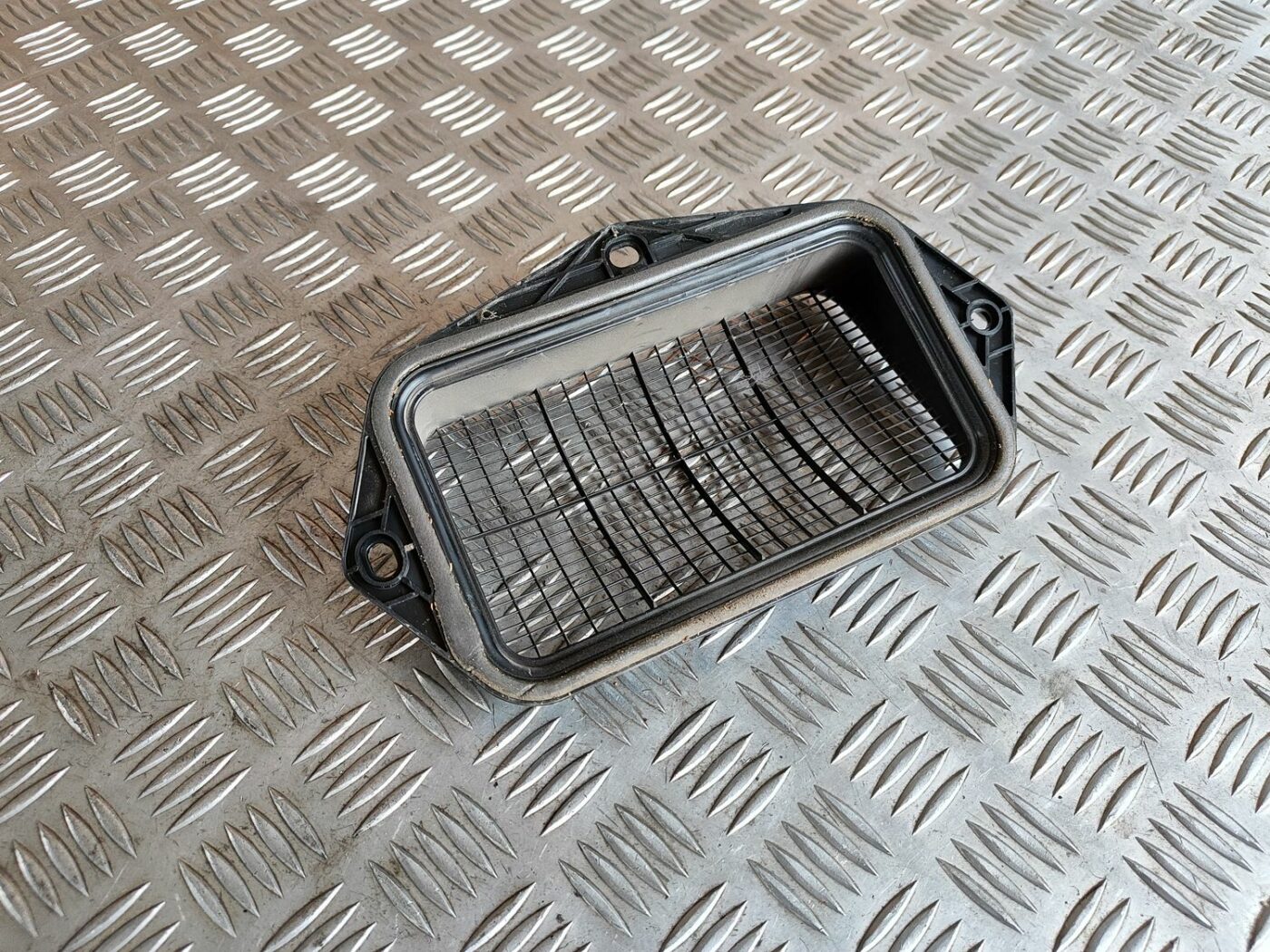 Salona gaisa vads priekš SKODA OCTAVIA 2008