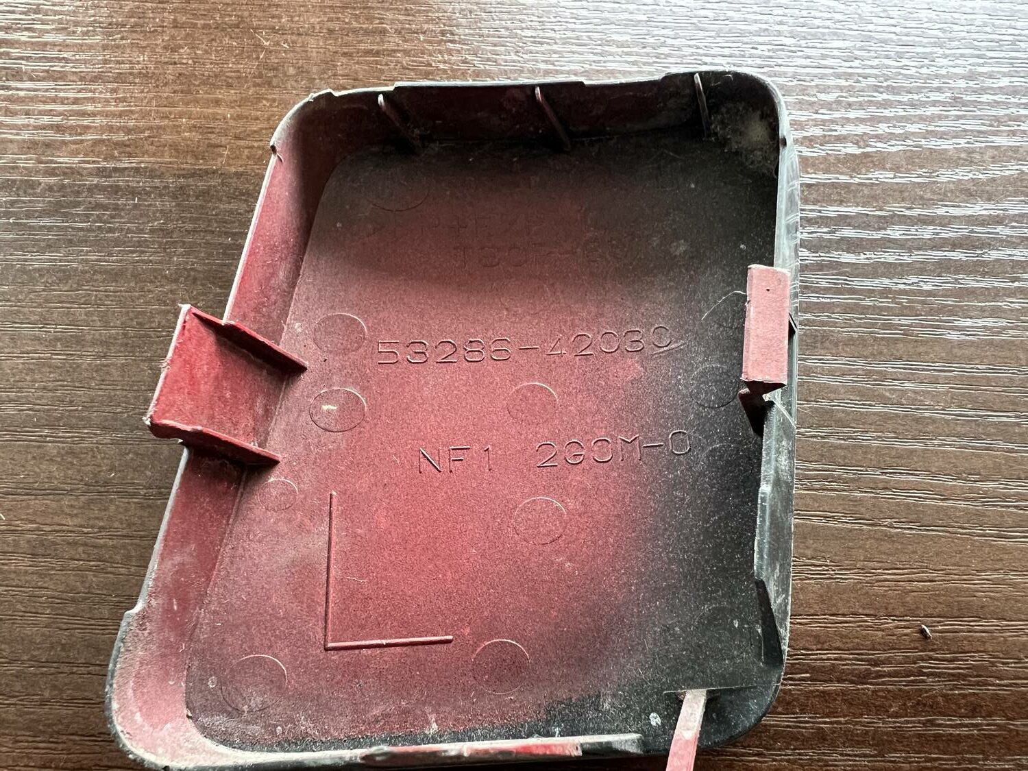 Priekšēja bufera vilkšanas āķa vāks priekš TOYOTA RAV 4 2006 3 Priekšēja bufera vilkšanas āķa vāks priekš TOYOTA RAV 4 2006