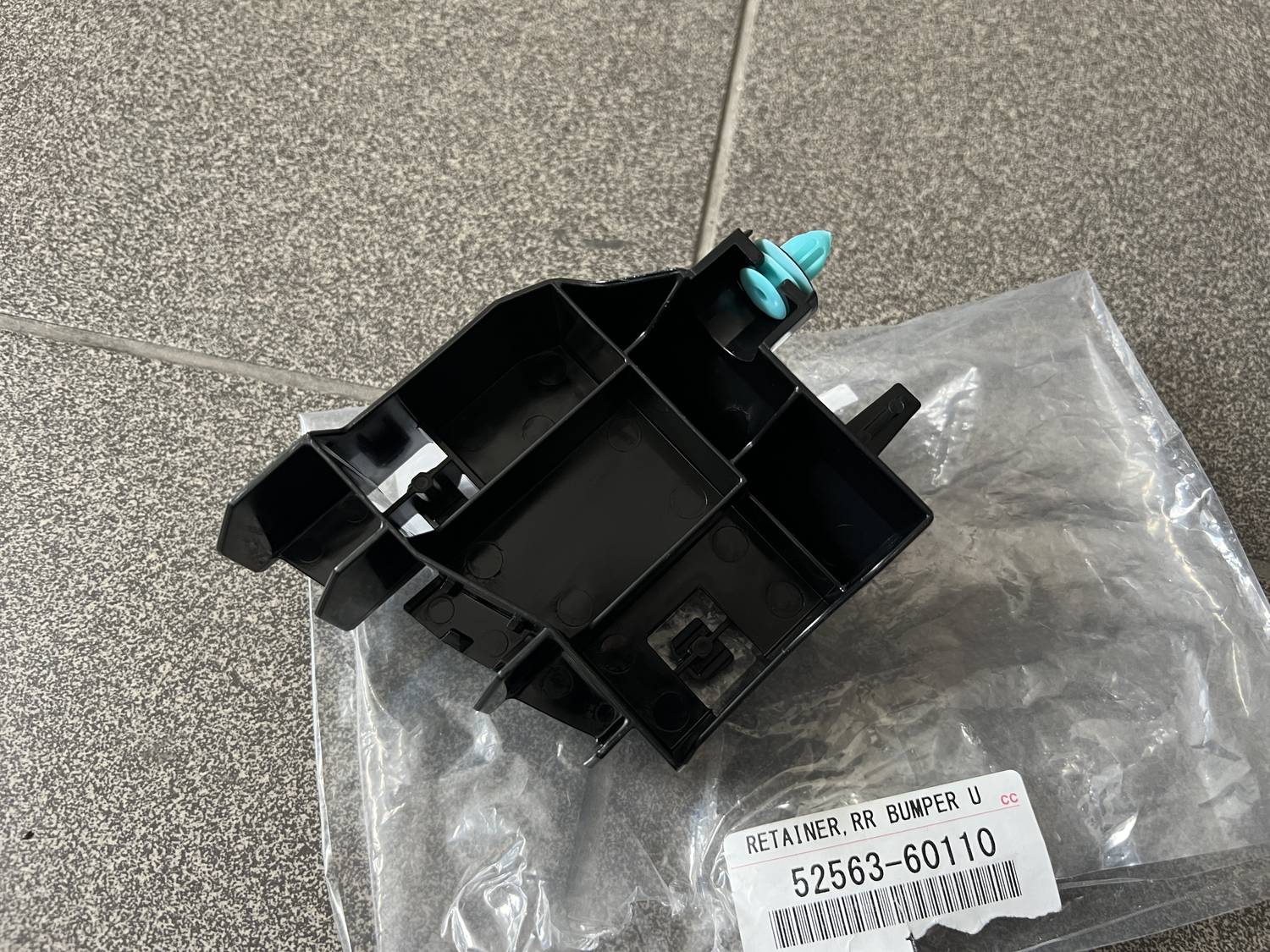 Aizmugurēja bufera kronšteins priekš TOYOTA LEXUS 2017-