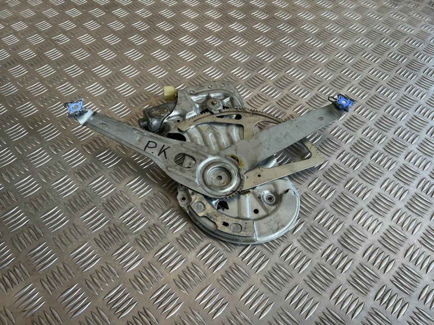 Stikla pacelšanas mehānisms priekšējais kreisais priekš VOLVO S60 2007