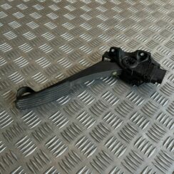 Gāzes pedālis priekš VOLVO S60 2007