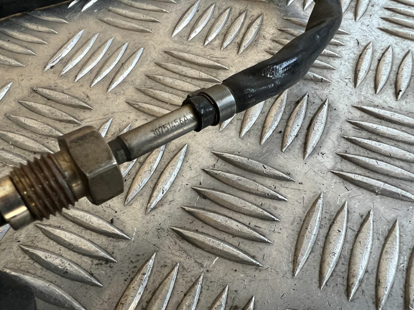 Izplūdes gāzu temperatūras devējs priekš VOLVO S60 2007 3 Izplūdes gāzu temperatūras devējs priekš VOLVO S60 2007