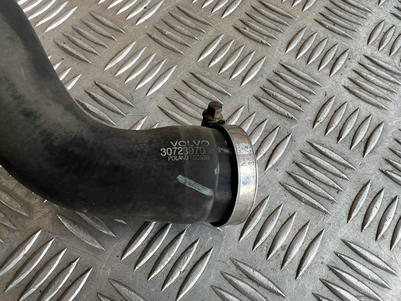 Dzesēšanas caurule priekš VOLVO S60 2007