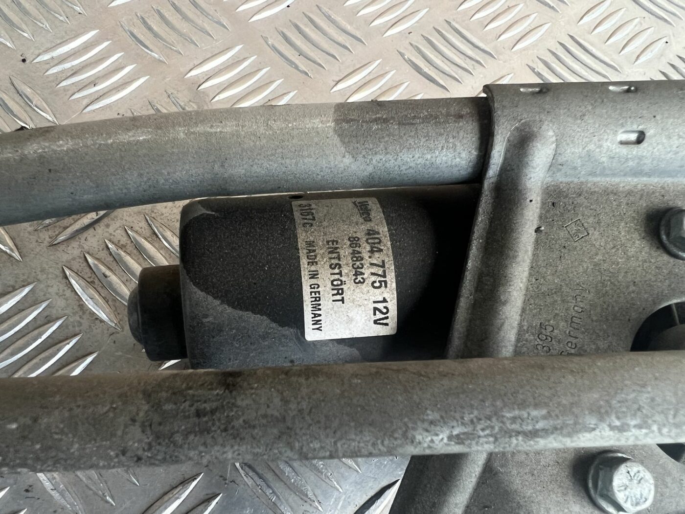 Vējstikla tīrīšanas mehānisms priekš VOLVO S60 2007 3 Vējstikla tīrīšanas mehānisms priekš VOLVO S60 2007