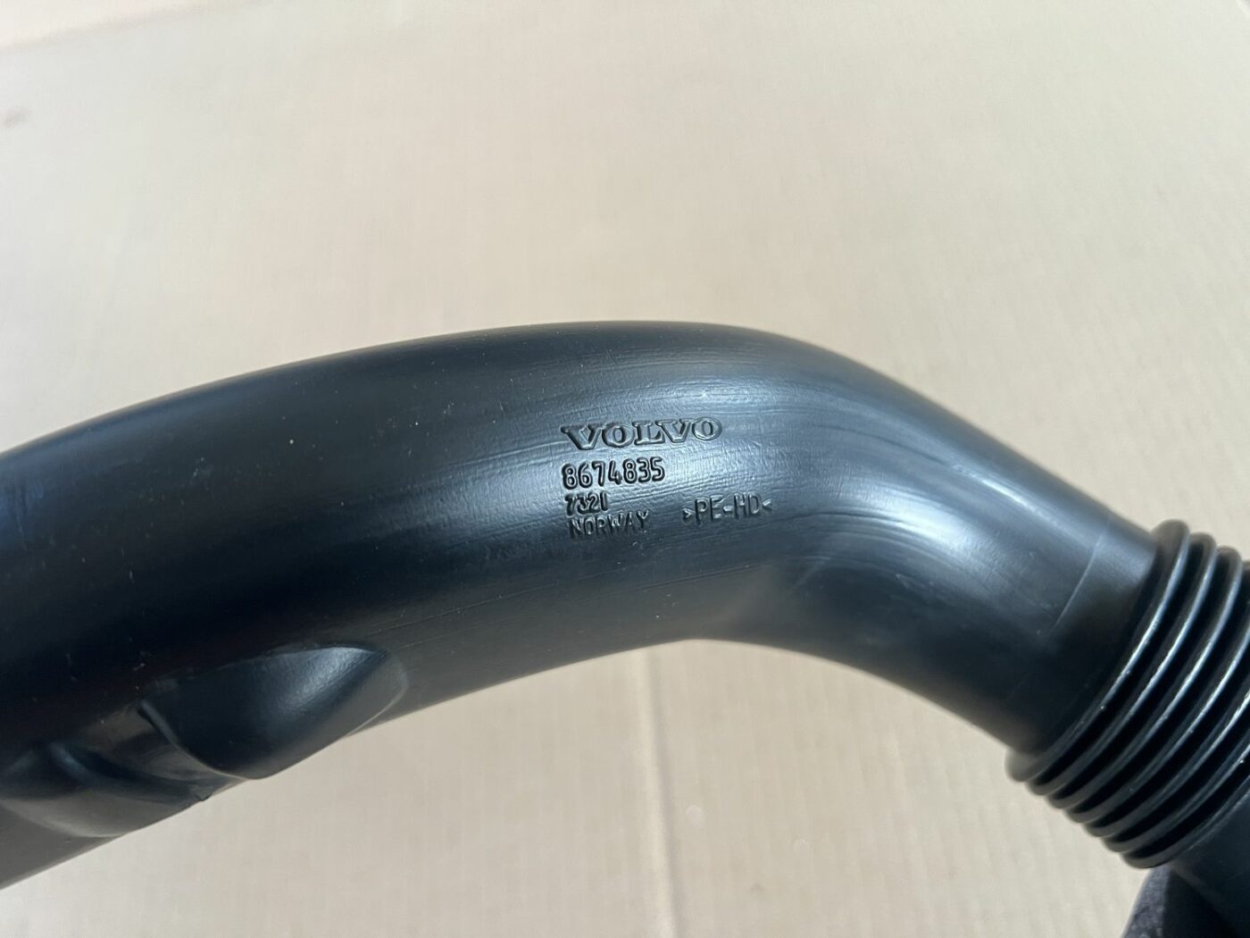 Salona gaisa vads priekš VOLVO S60 2007