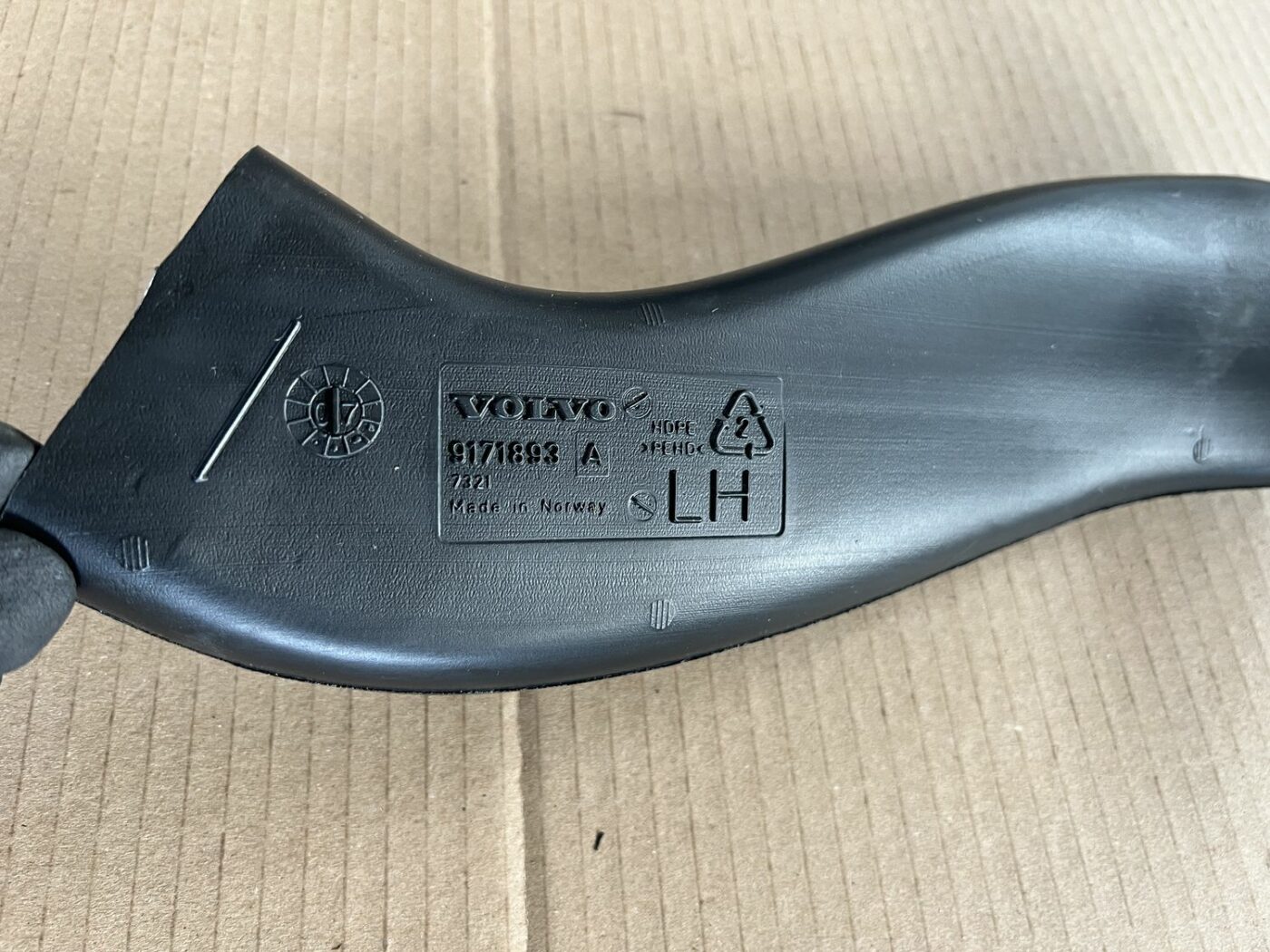 Salona gaisa vads priekš VOLVO S60 2007