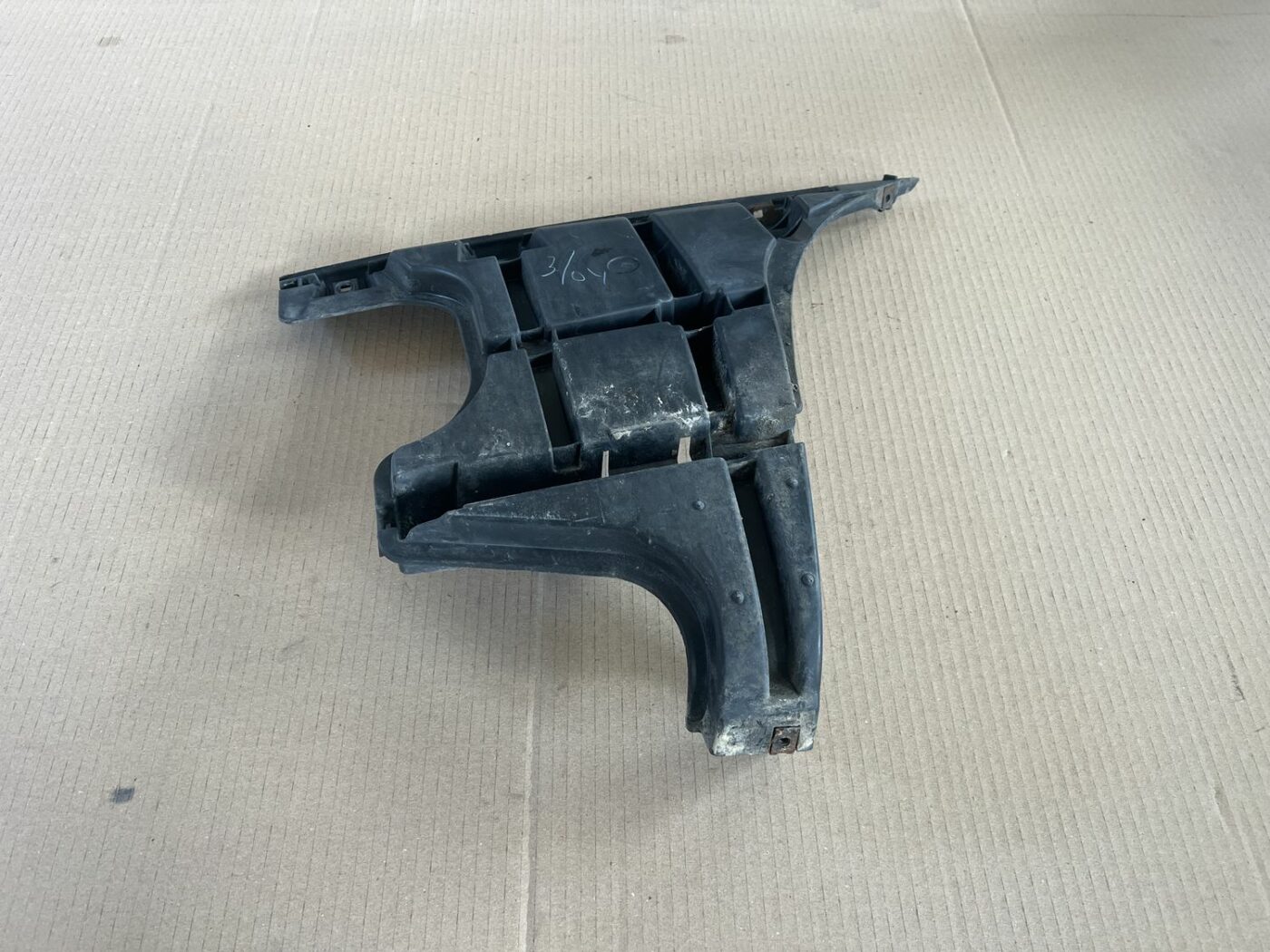 Aizmugurēja bufera kronšteins priekš VOLVO S60 2007