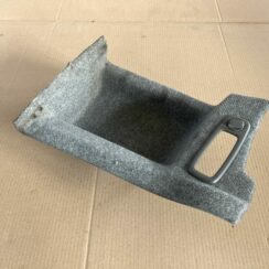 Bagāžnieka nodalījuma sānu apdare priekš VOLVO S60 2007