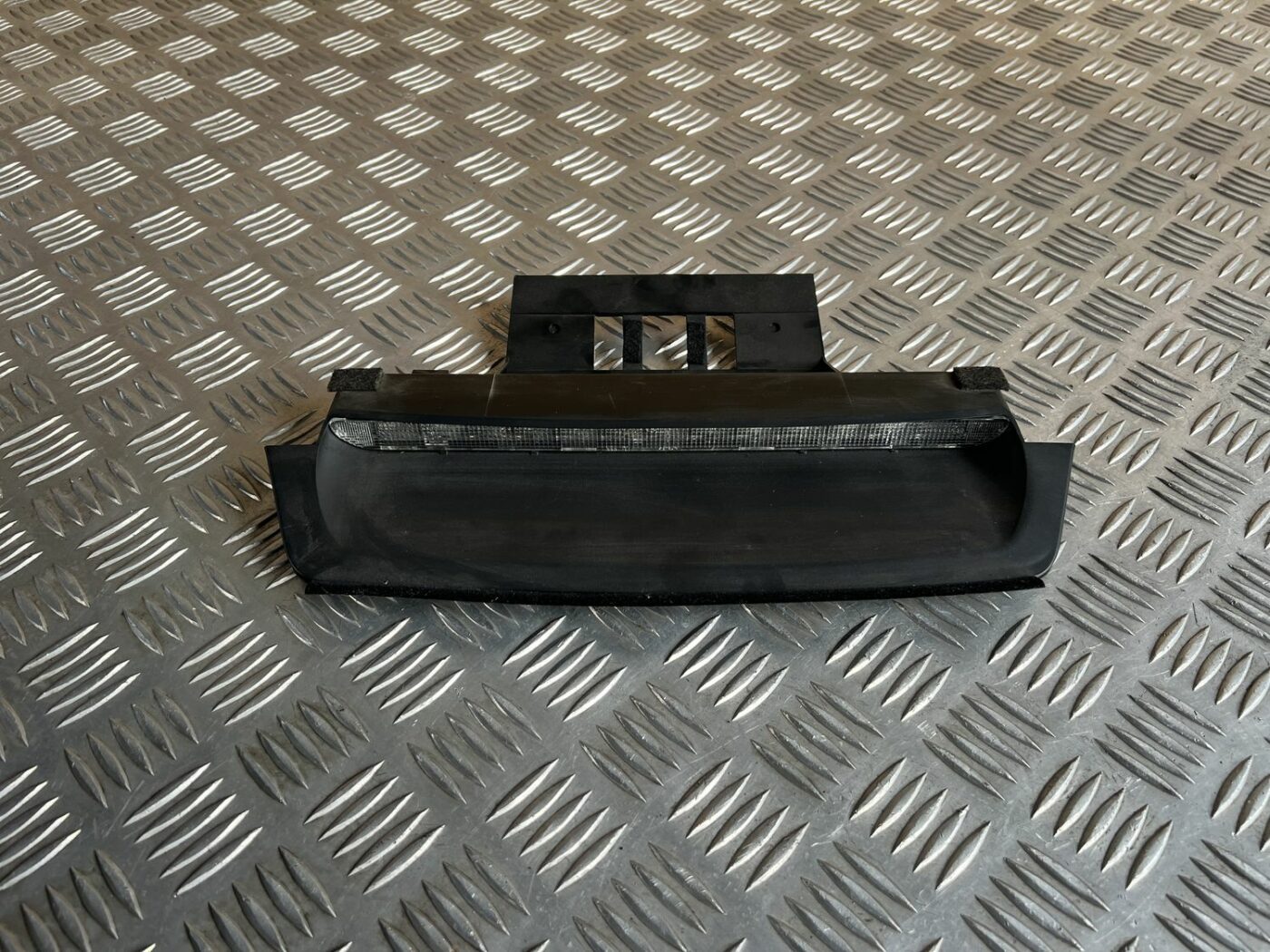 Stop signāls priekš VOLVO S60 2007 1 Stop signāls priekš VOLVO S60 2007