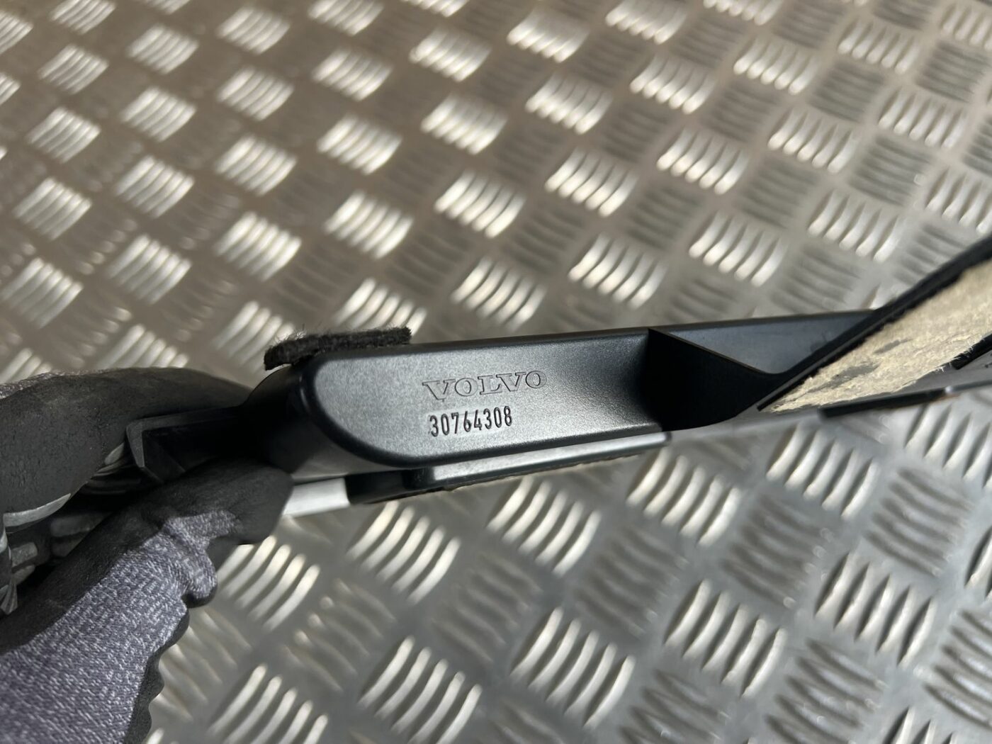 Stop signāls priekš VOLVO S60 2007 3 Stop signāls priekš VOLVO S60 2007