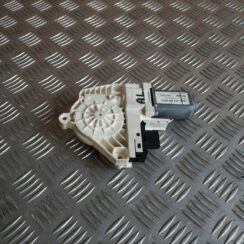 Elektrisko stiklu motors priekš AUDI A6 AVANT 2006